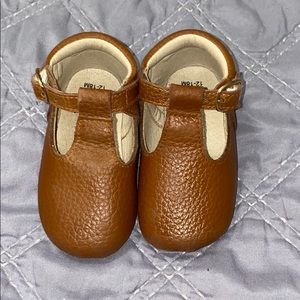 Monkey feet T straps 12-18mon